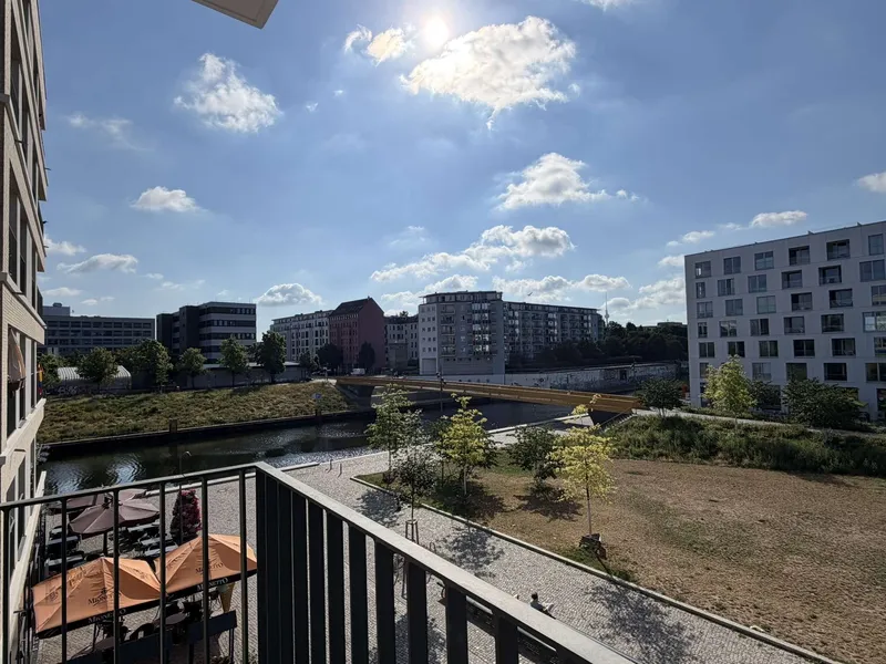 Moderne 2-Zimmerwohnung mit Wasserblick und Einbauküche — photo 1